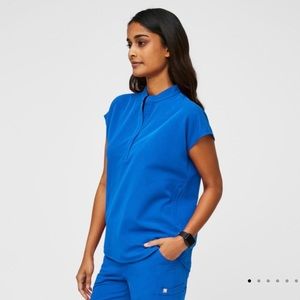 FIGS Scrub Top *BRAND NEW*